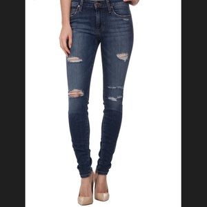 Joe’s jeans in the skinny cut. Size 28